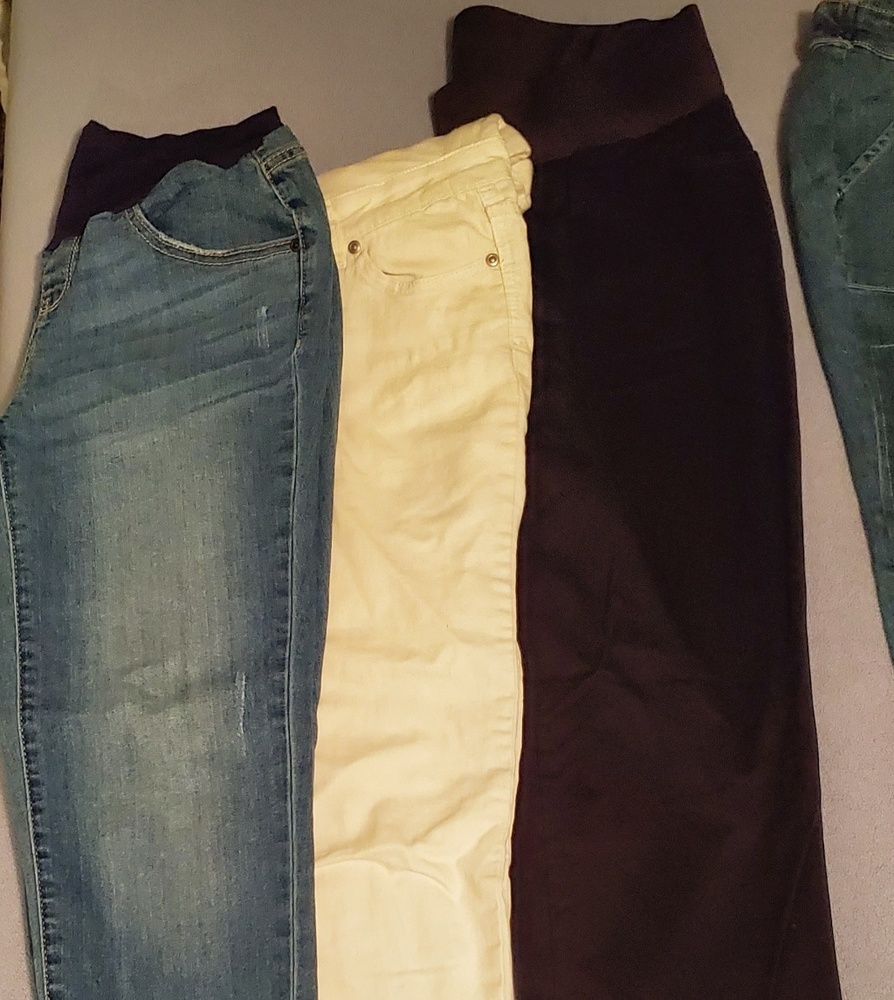 3 Pair Maternity Pants: Size Small/Medium